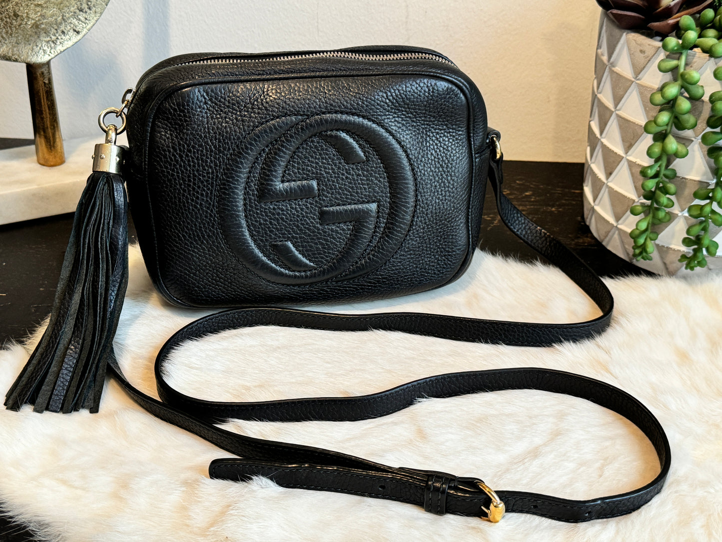 GUCCI Soho Disco Black Pebbled Camera Bag