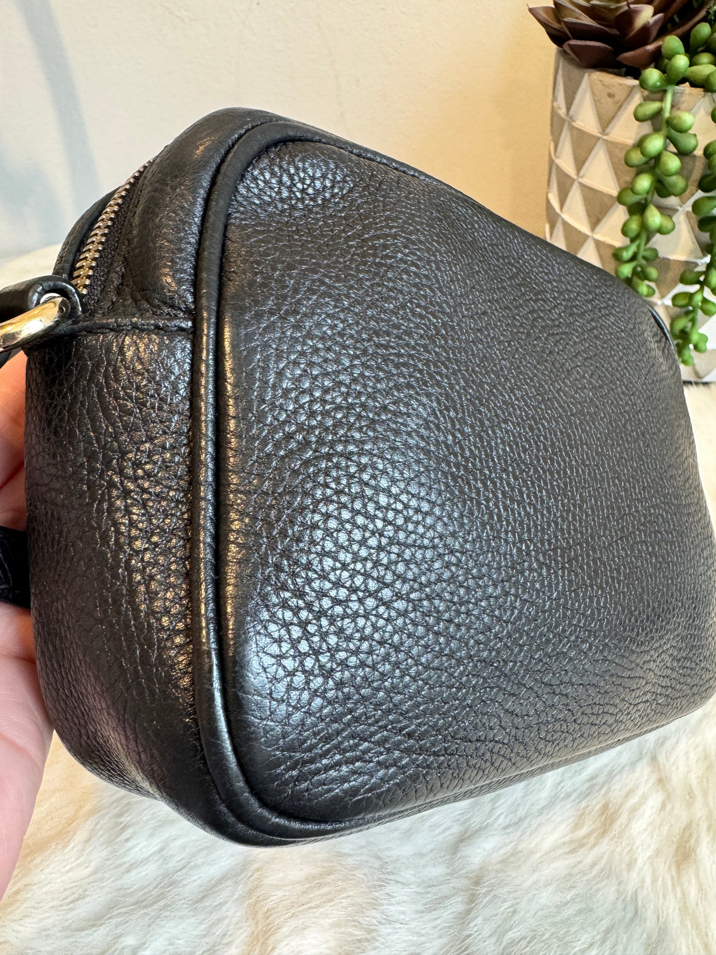 GUCCI Soho Disco Black Pebbled Camera Bag