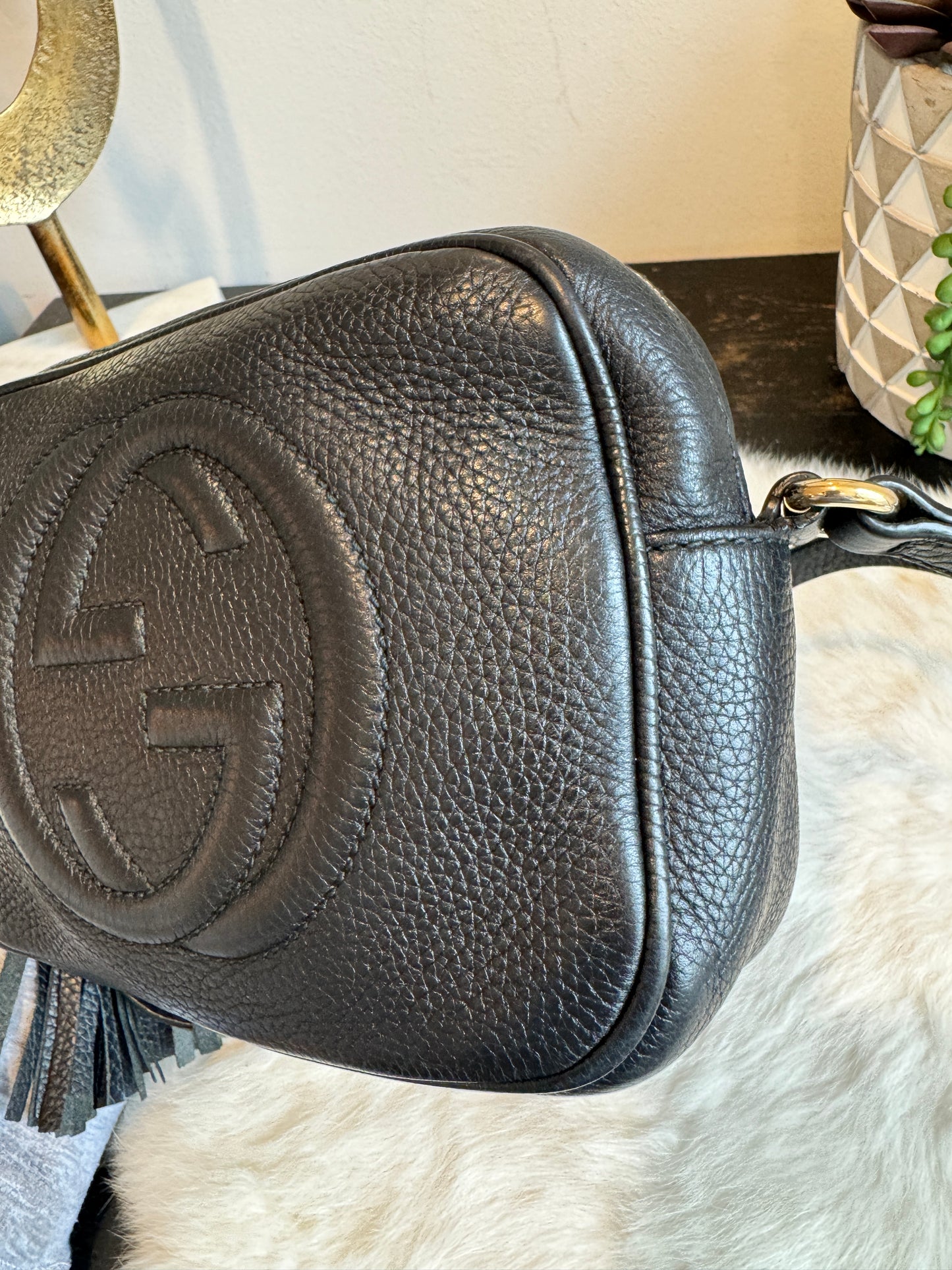 GUCCI Soho Disco Black Pebbled Camera Bag