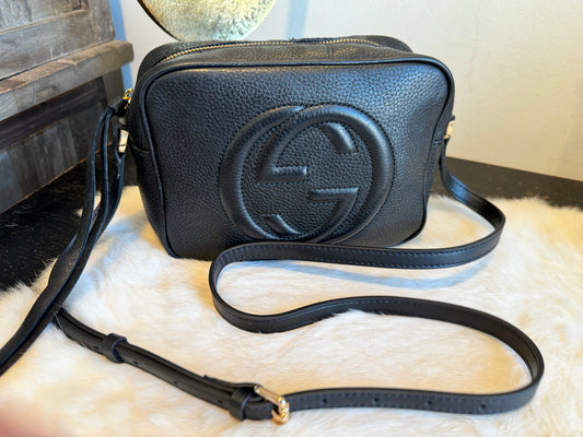 GUCCI Soho Disco Black Pebbled Camera Bag