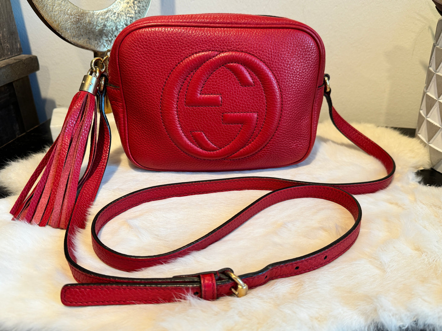 GUCCI Soho Disco Red Pebbled Camera Bag