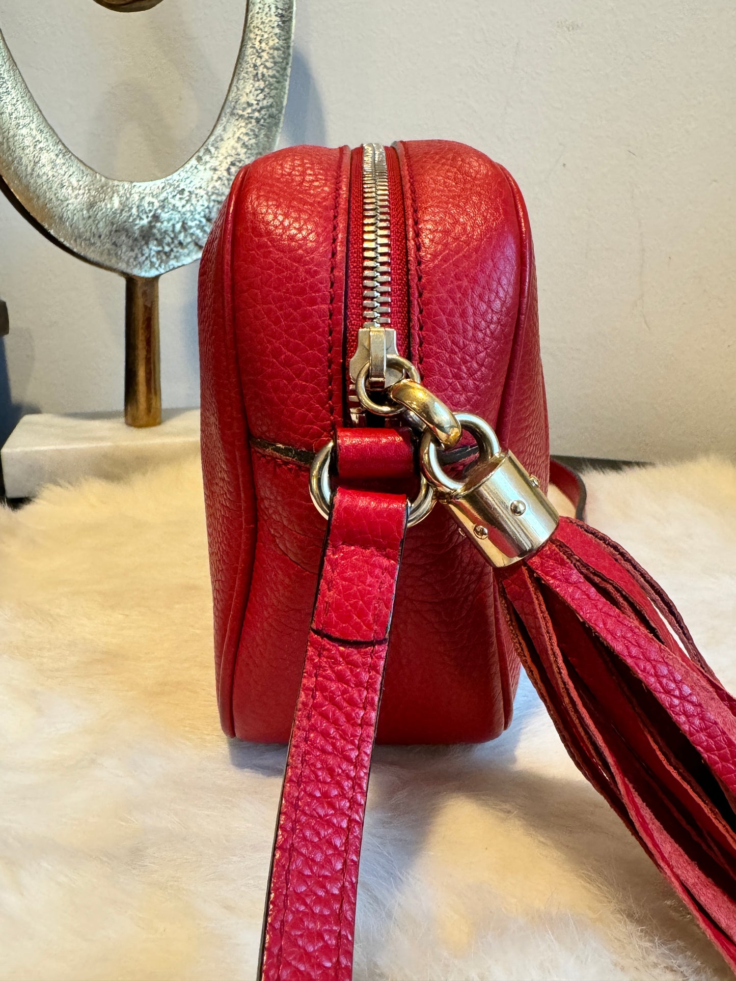 GUCCI Soho Disco Red Pebbled Camera Bag