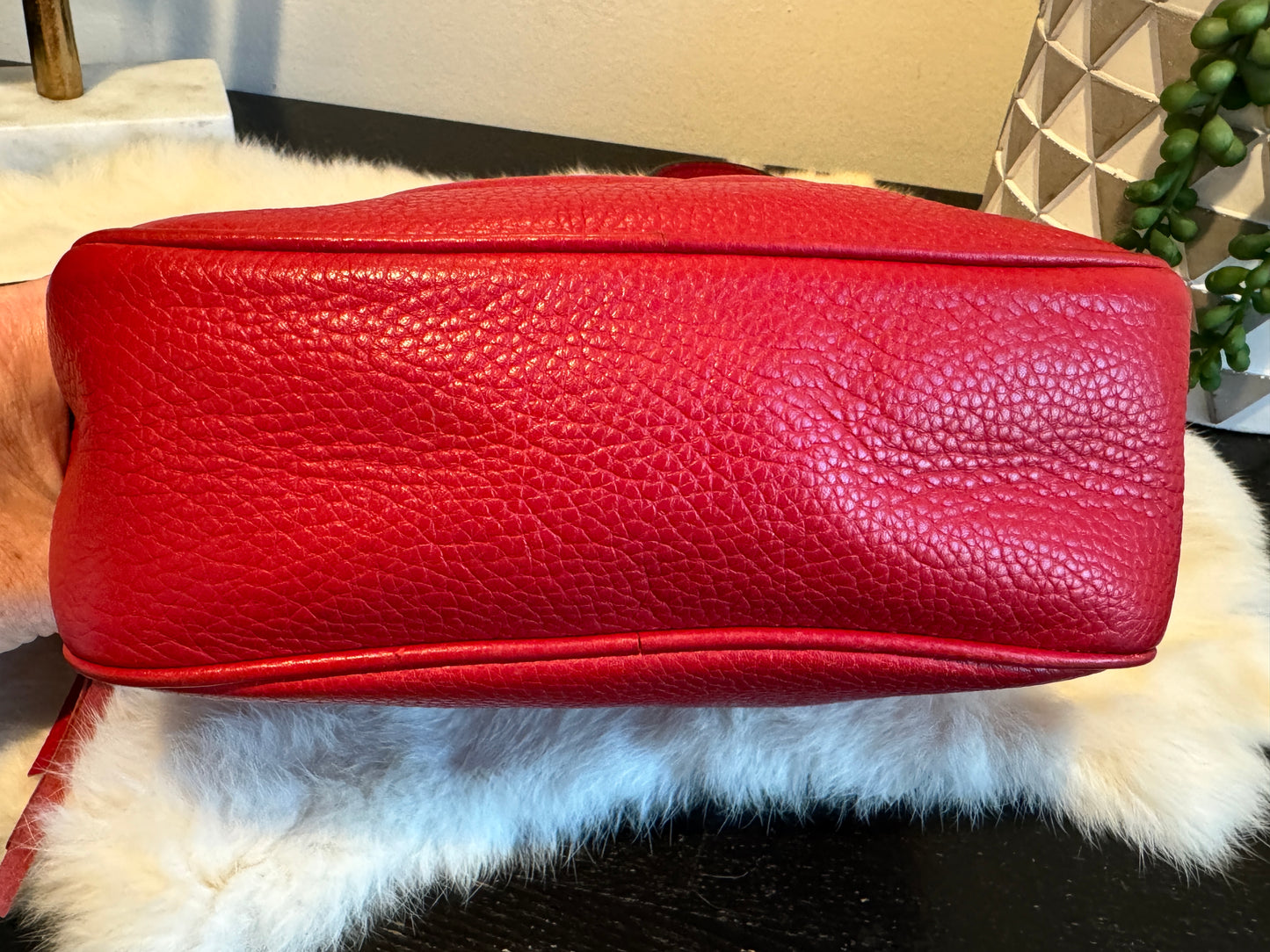 GUCCI Soho Disco Red Pebbled Camera Bag