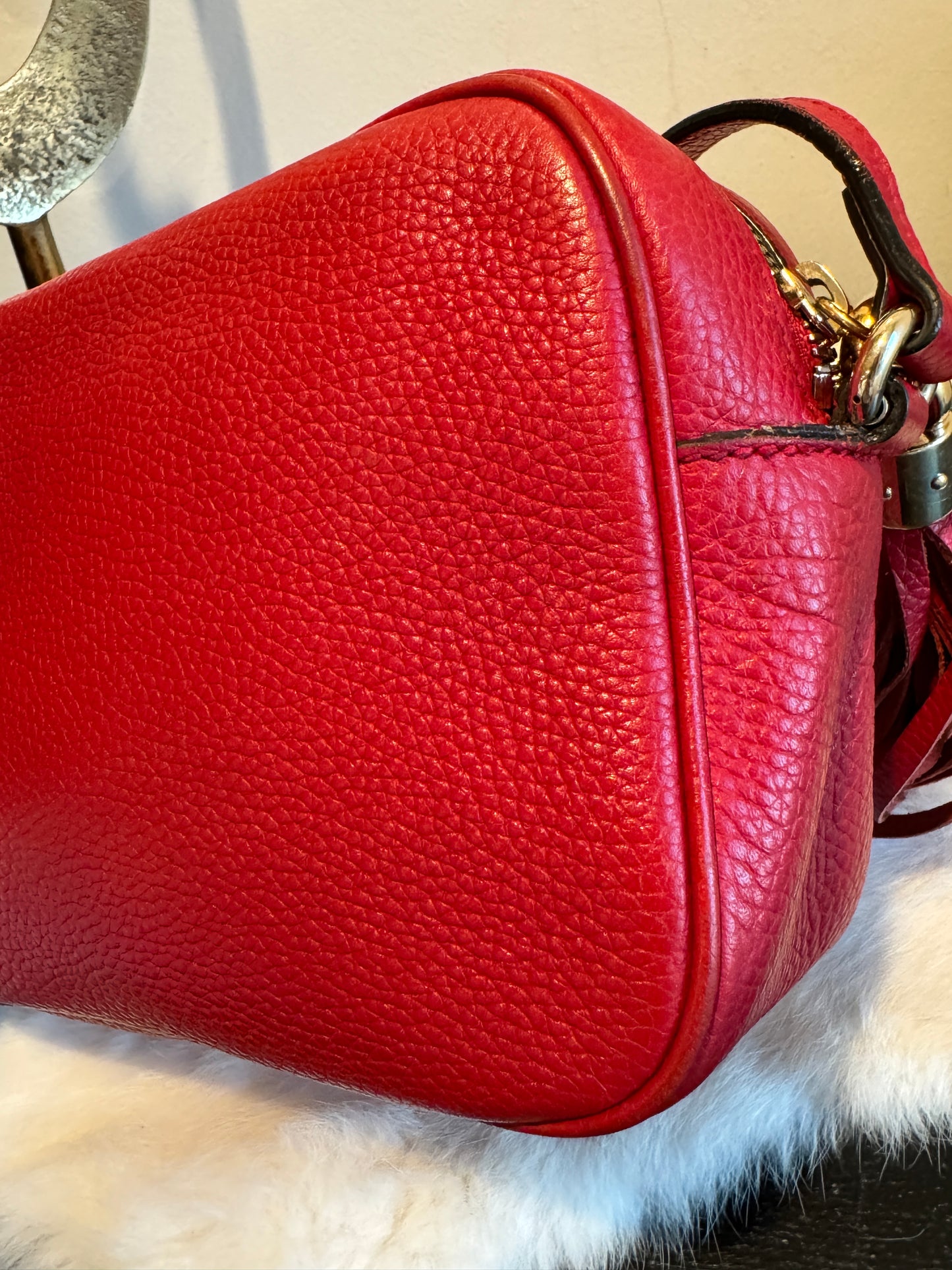 GUCCI Soho Disco Red Pebbled Camera Bag