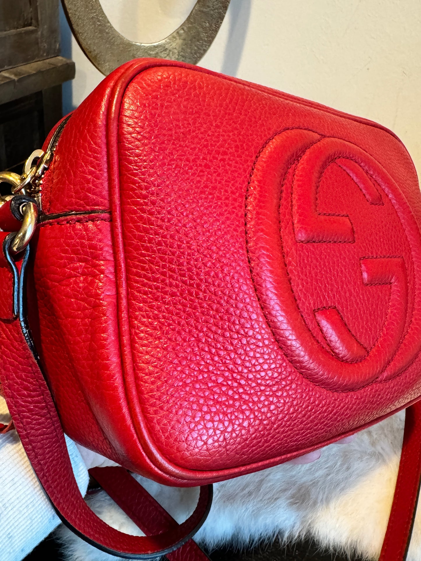 GUCCI Soho Disco Red Pebbled Camera Bag