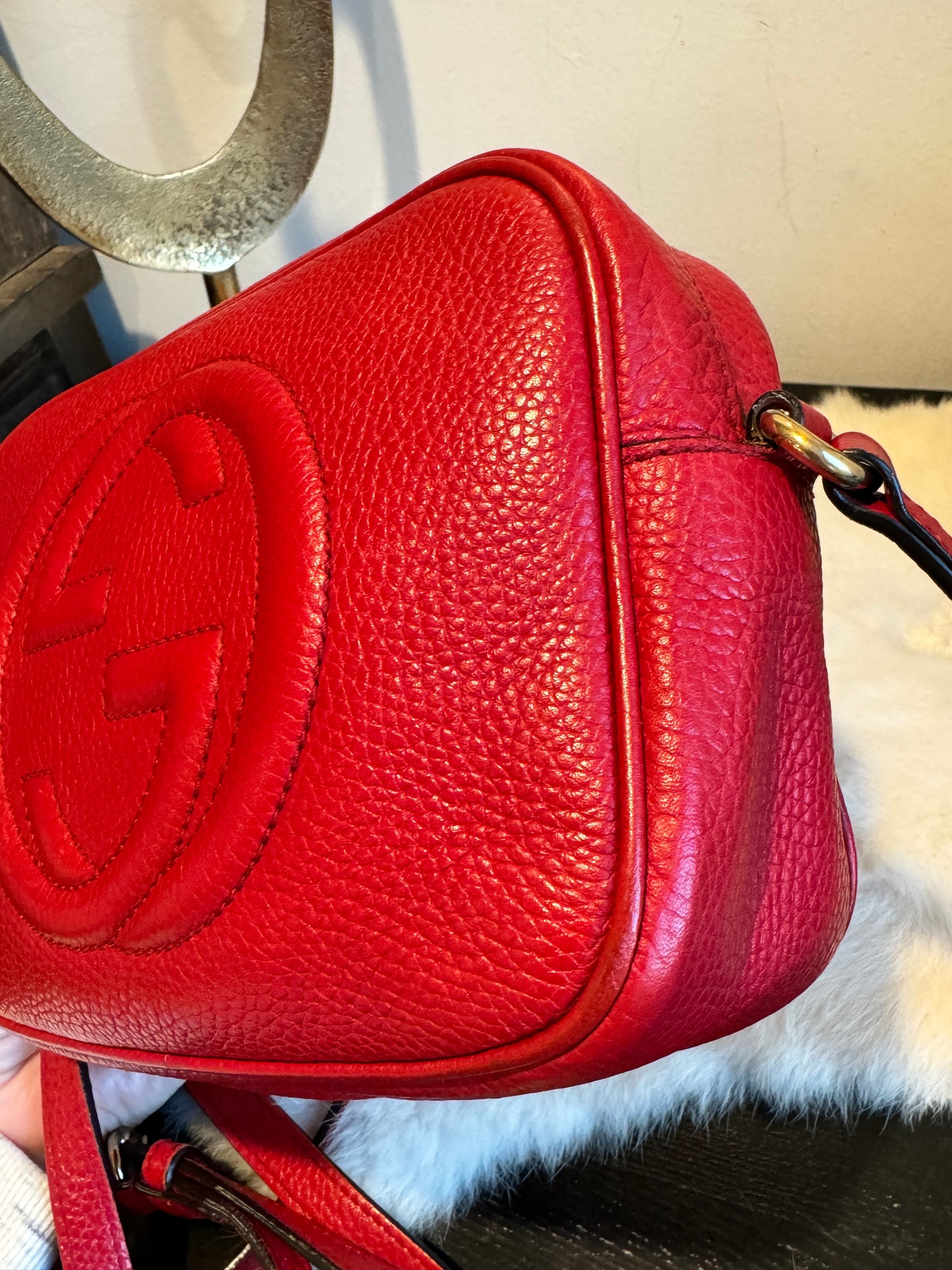 GUCCI Soho Disco Red Pebbled Camera Bag