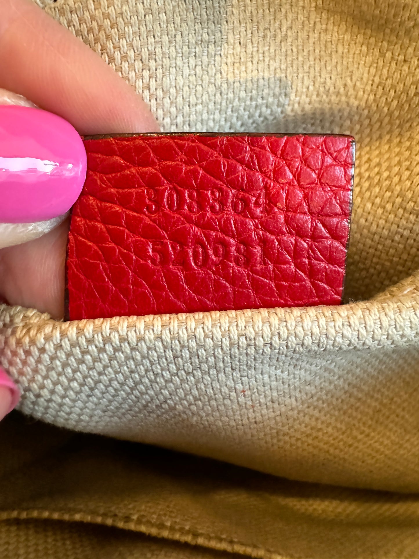 GUCCI Soho Disco Red Pebbled Camera Bag