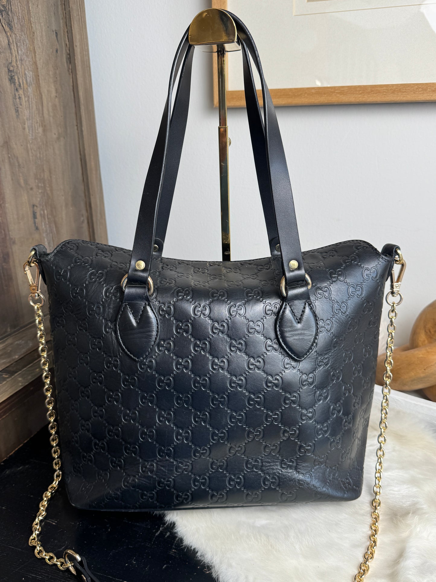 GUCCI Black Guccissima Top Handle Tote