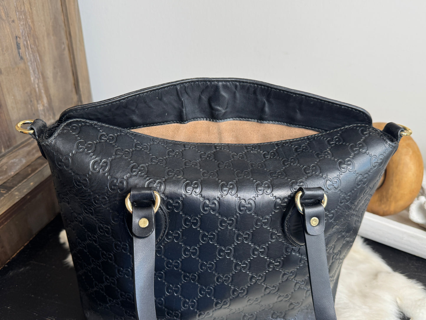 GUCCI Black Guccissima Top Handle Tote