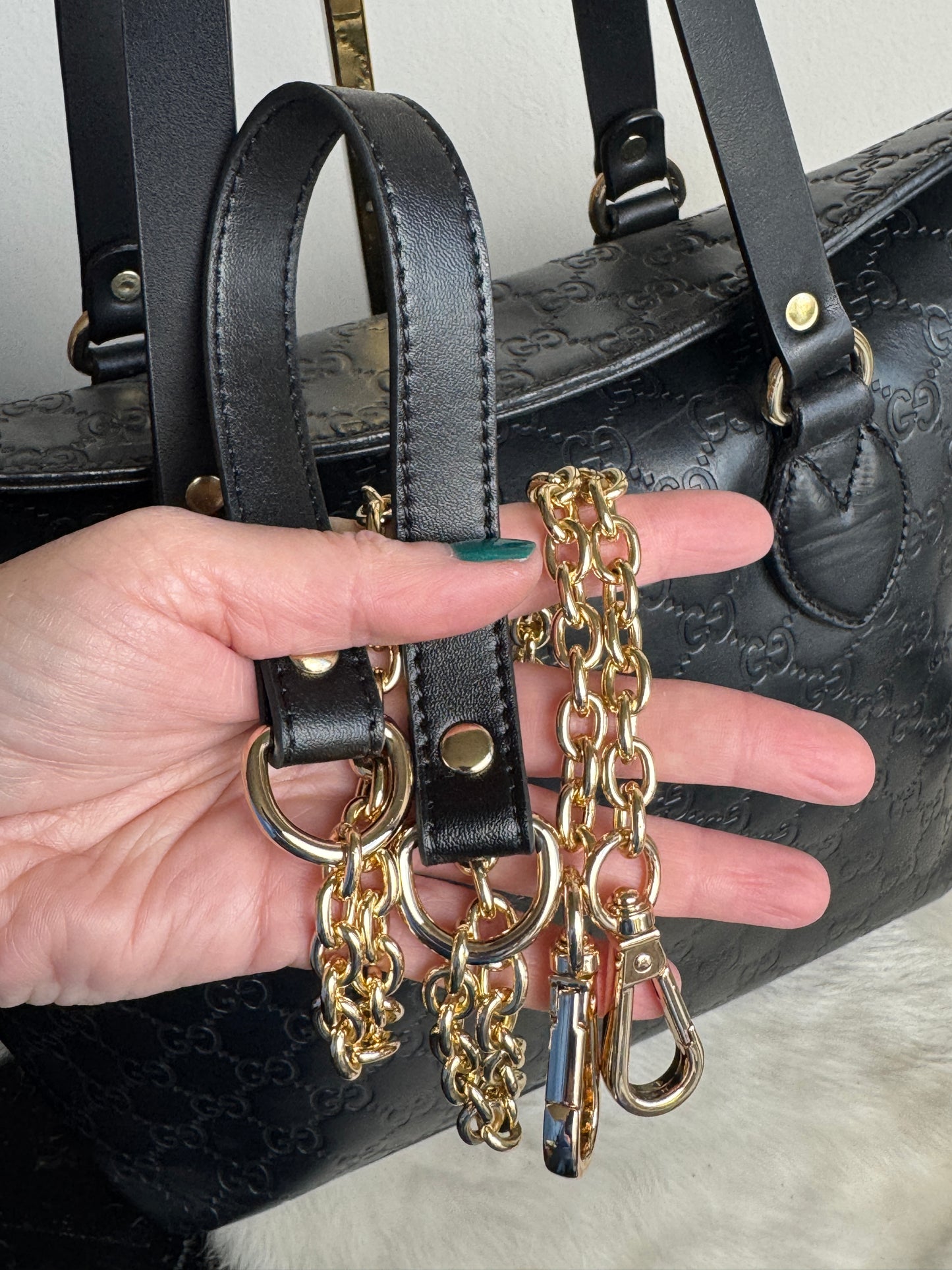 GUCCI Black Guccissima Top Handle Tote