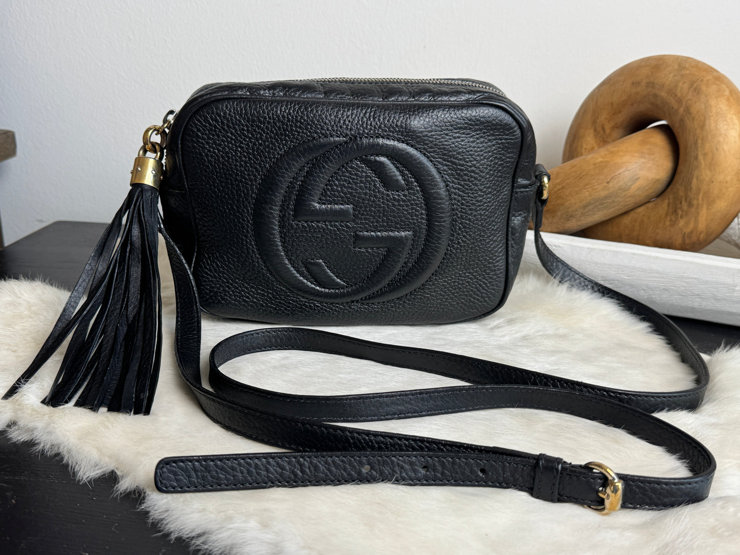 GUCCI Soho Disco Black Pebbled Camera Bag