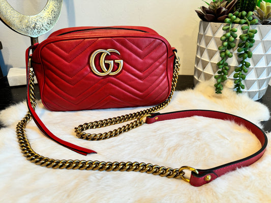 GUCCI Red Leather GG Marmont Small Camera Bag