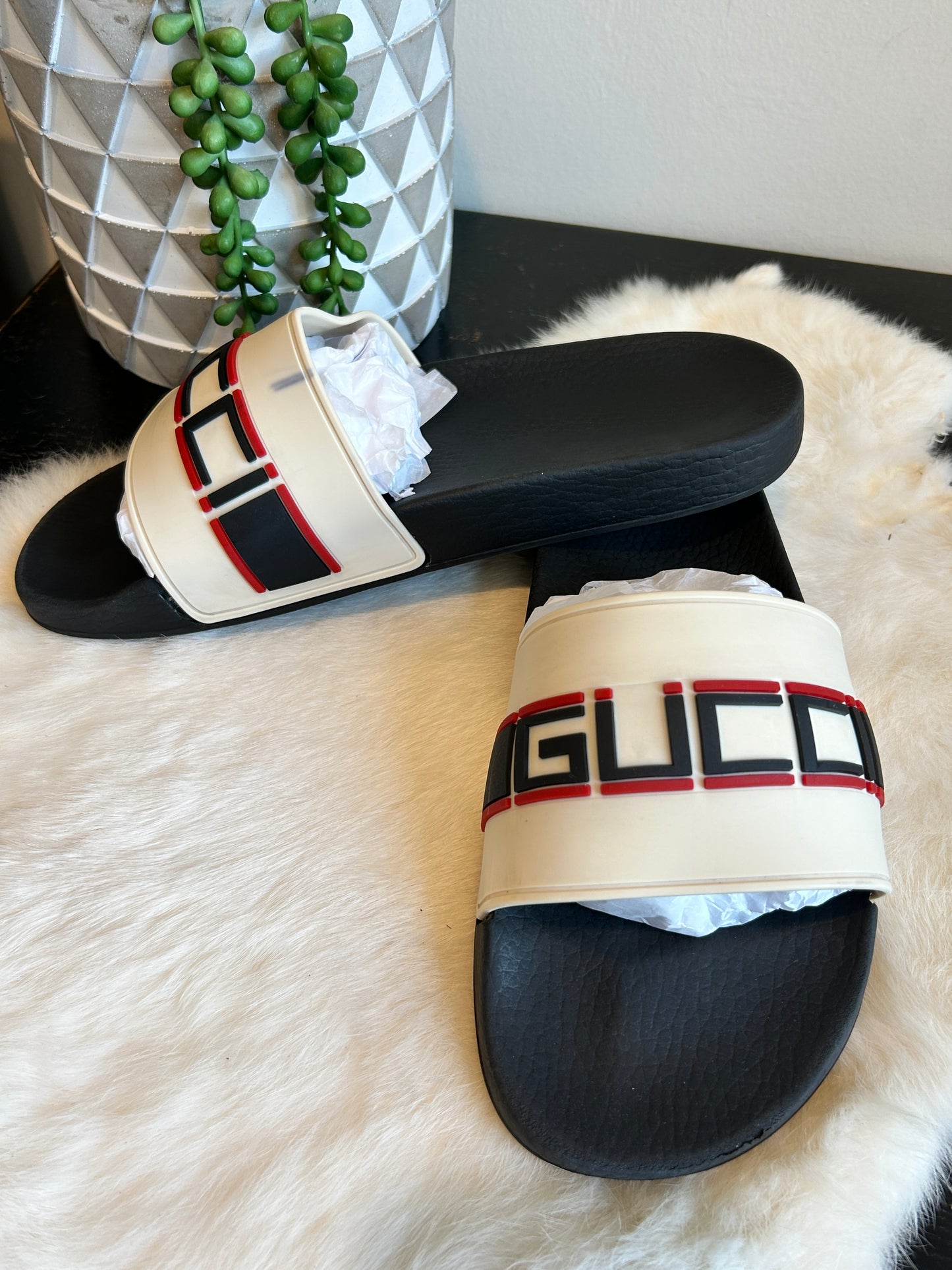 GUCCI Pursuit Logo White 7EU (40EU)