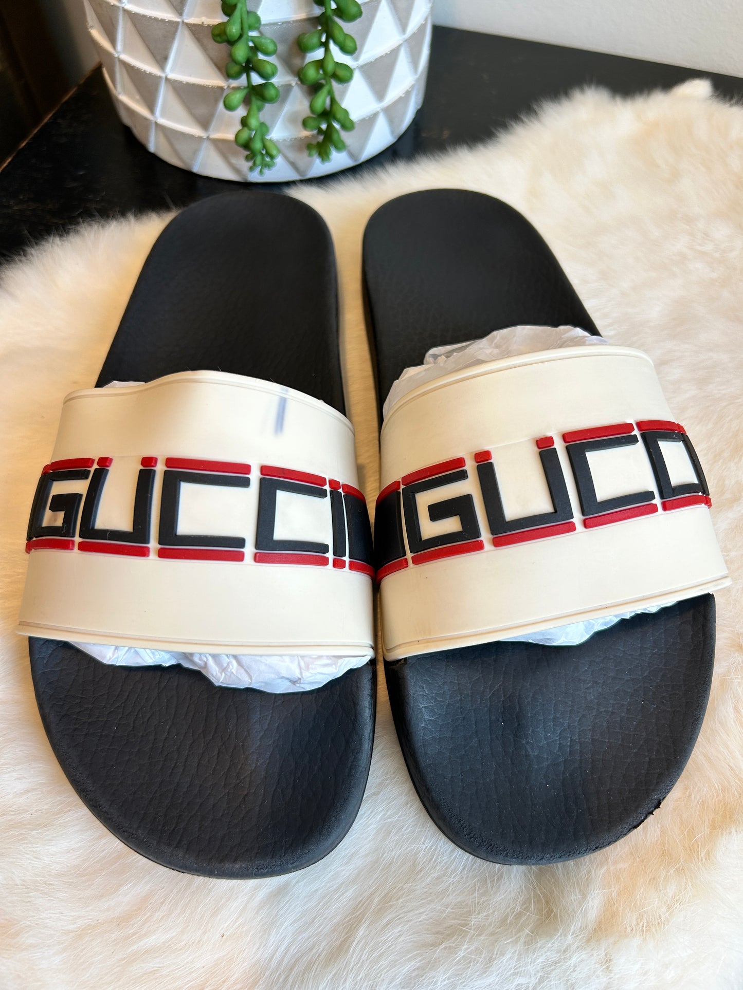 GUCCI Pursuit Logo White 7EU (40EU)