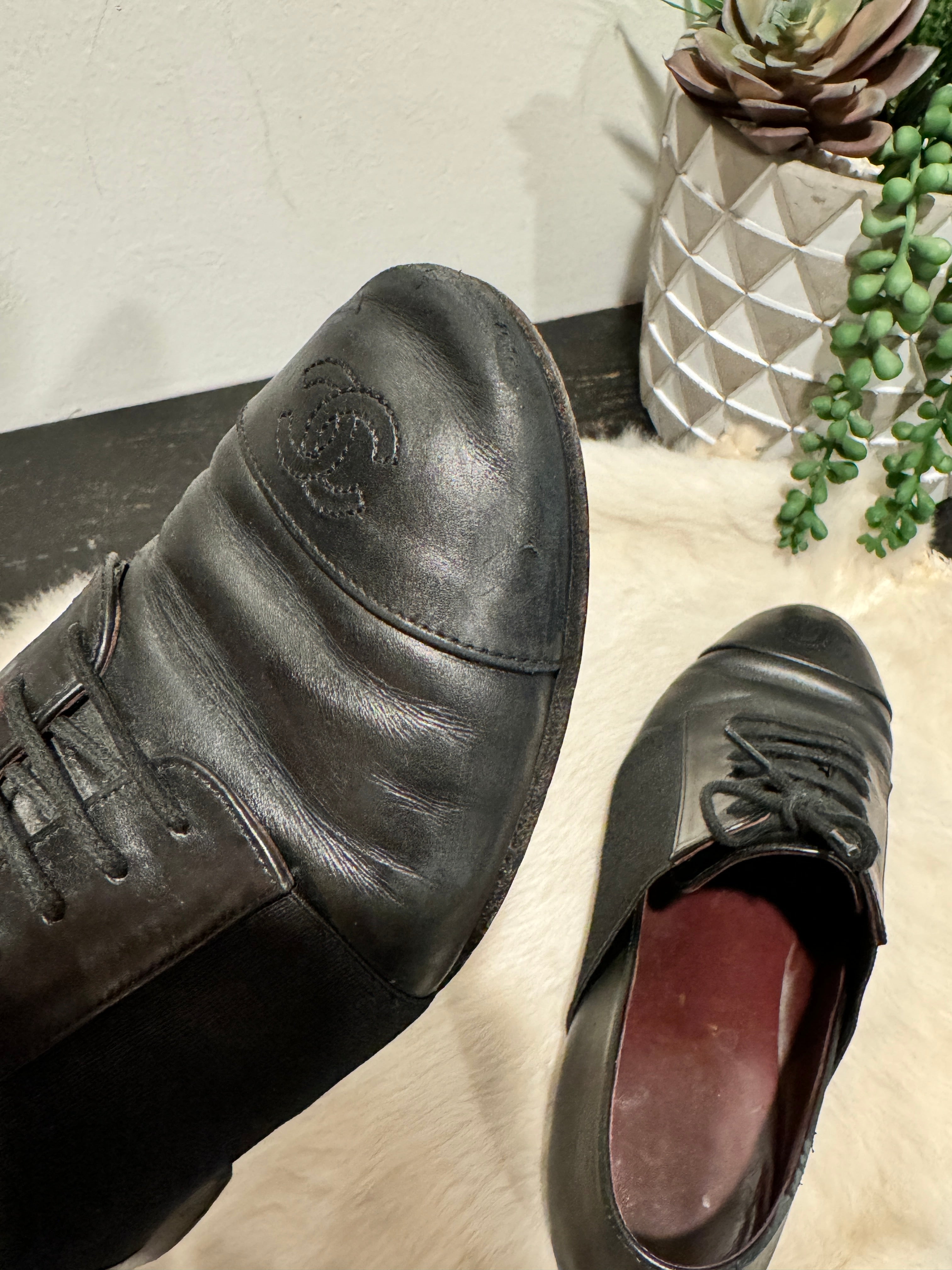 Chanel Black Uniform Shoes Size 35.5EU – Ascherman Home Chanel Black Uniform Shoes Size 35.5EU – Ascherman Home