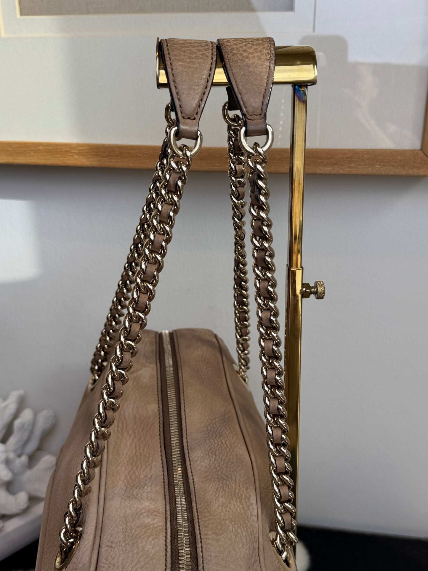 GUCCI Soho Chain Zip Shoulder Bag Nubuck Medium Beige