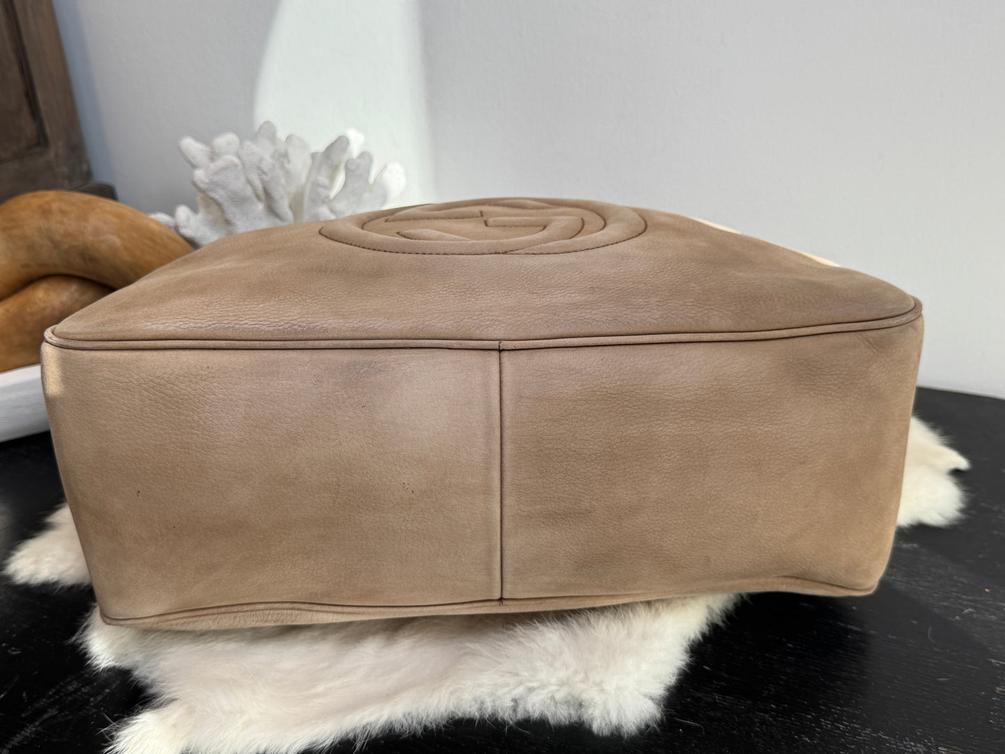 GUCCI Soho Chain Zip Shoulder Bag Nubuck Medium Beige