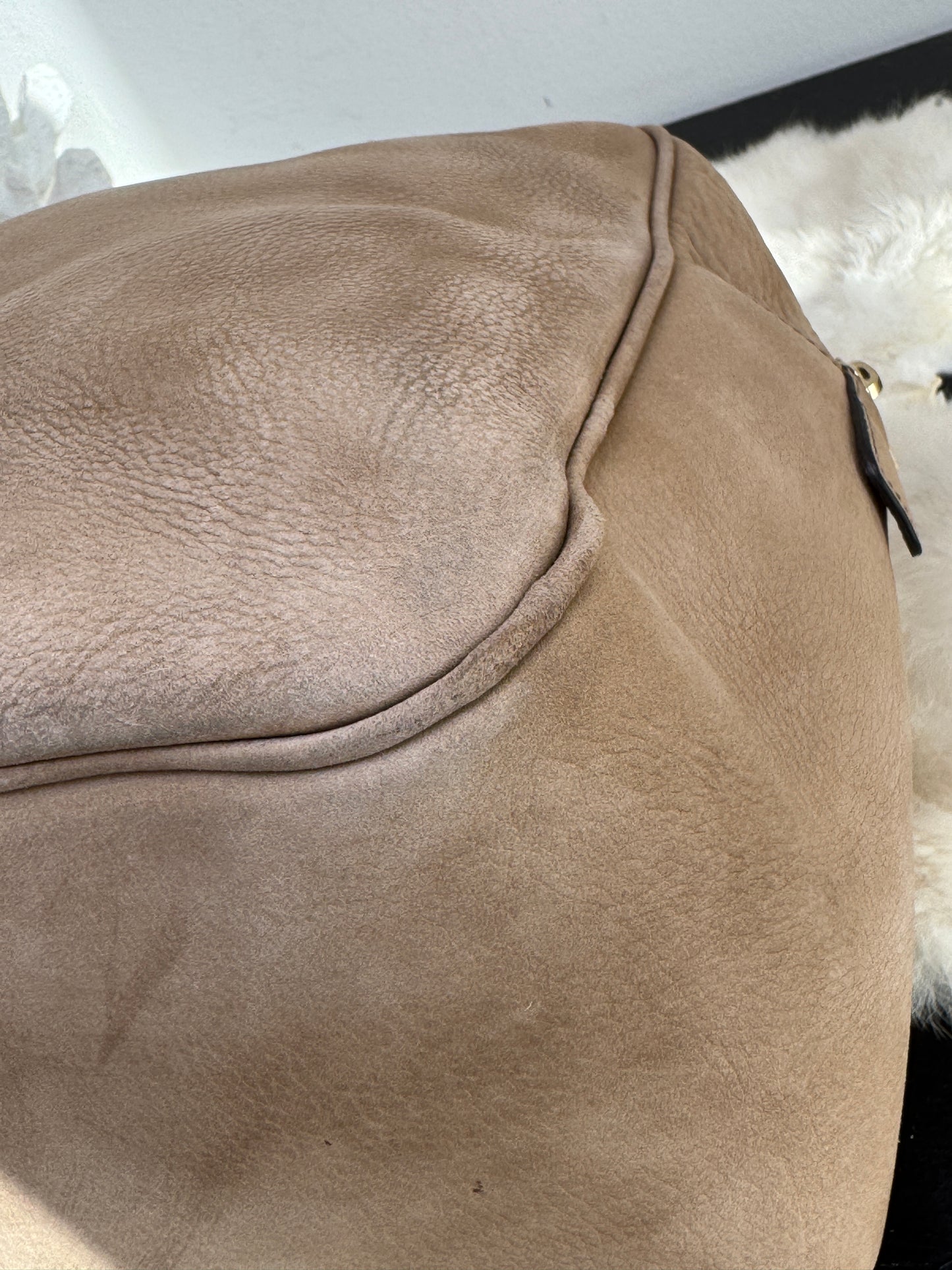 GUCCI Soho Chain Zip Shoulder Bag Nubuck Medium Beige