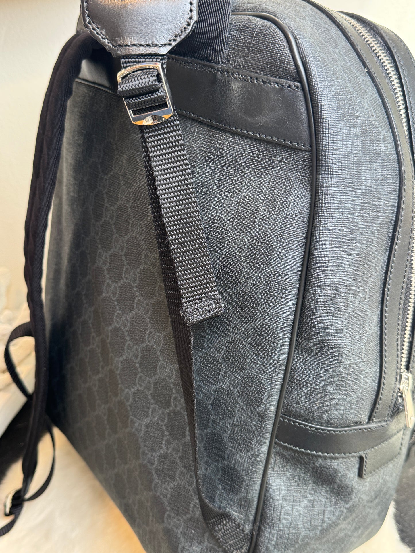 GUCCI Large Black GG Supreme Coated Canvas Backpack