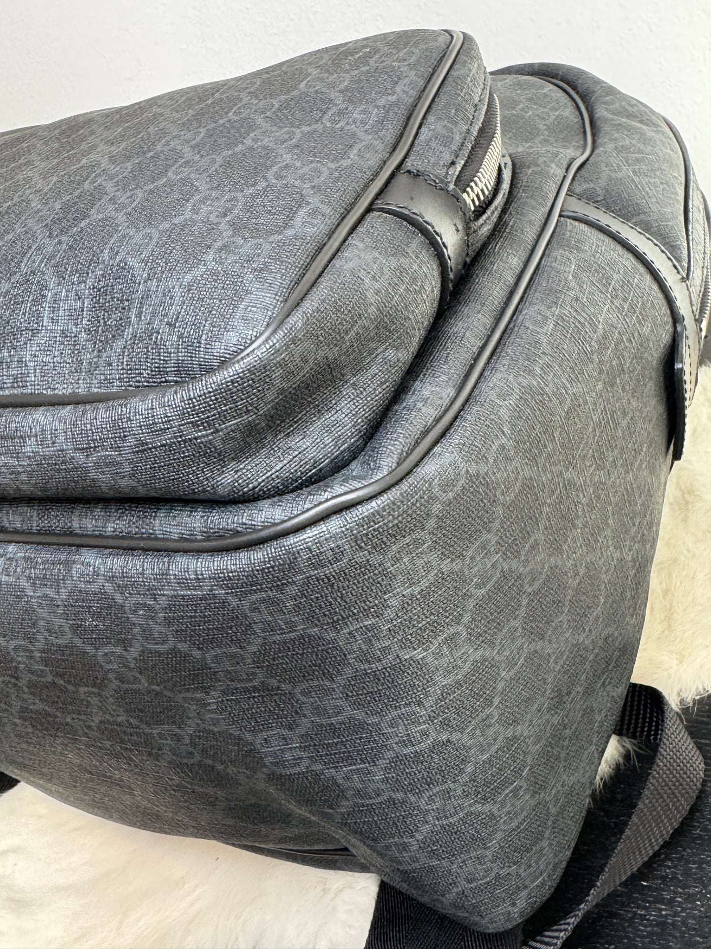 GUCCI Large Black GG Supreme Coated Canvas Backpack