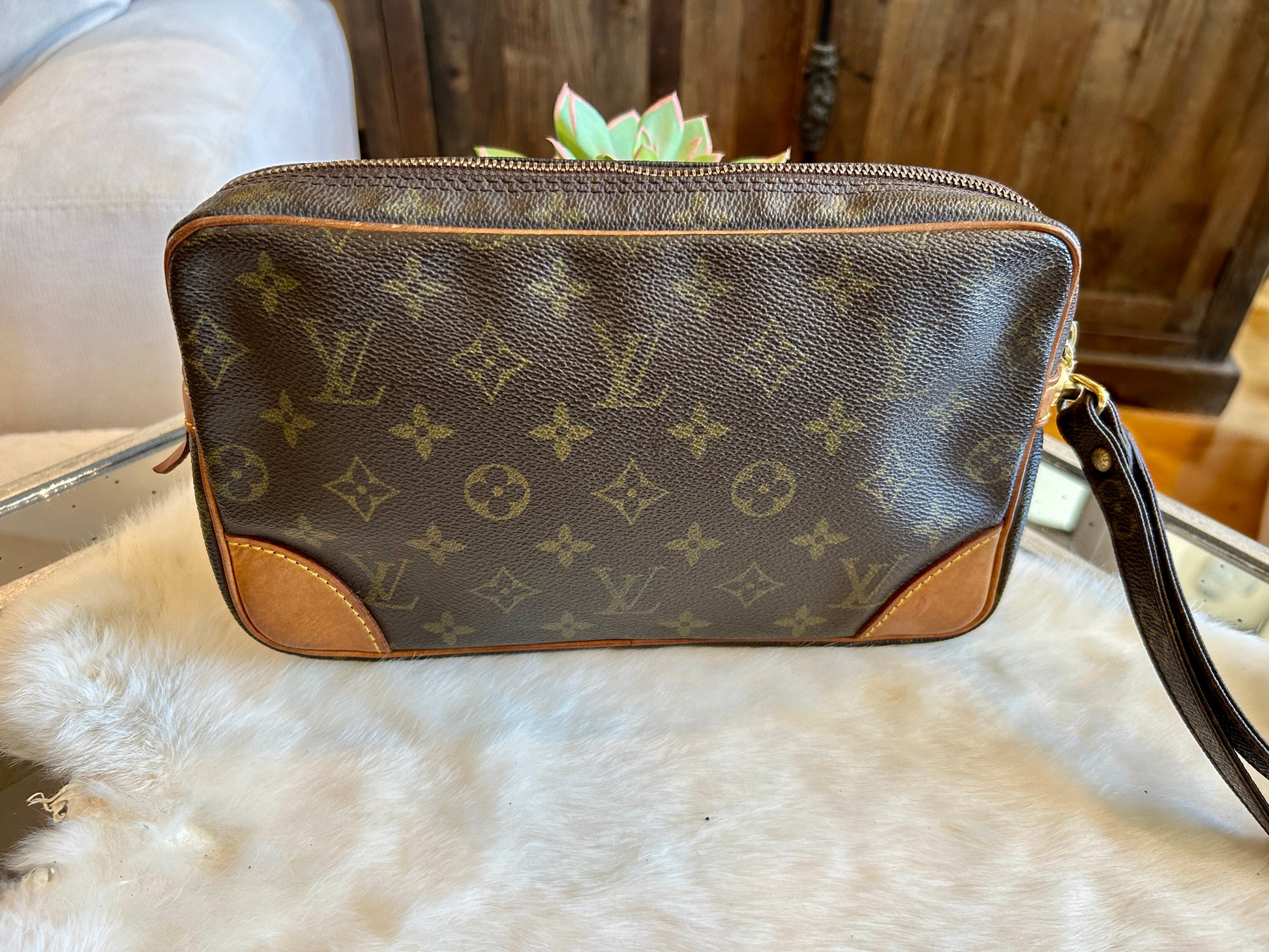 Louis Vuitton - Authenticated Marly Dragonne Clutch Bag - Cloth Brown for Women, Good Condition
