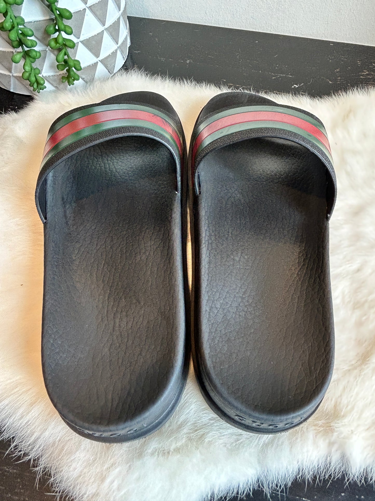 GUCCI Pursuit Web Logo Black 8EU (41EU)