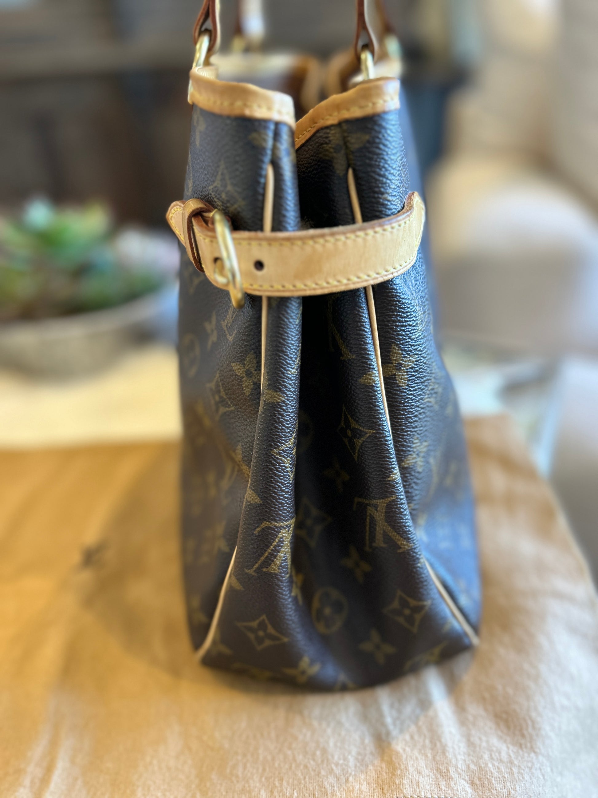 Louis Vuitton Monogram Batignolles Horizontal Shoulder Bag at the